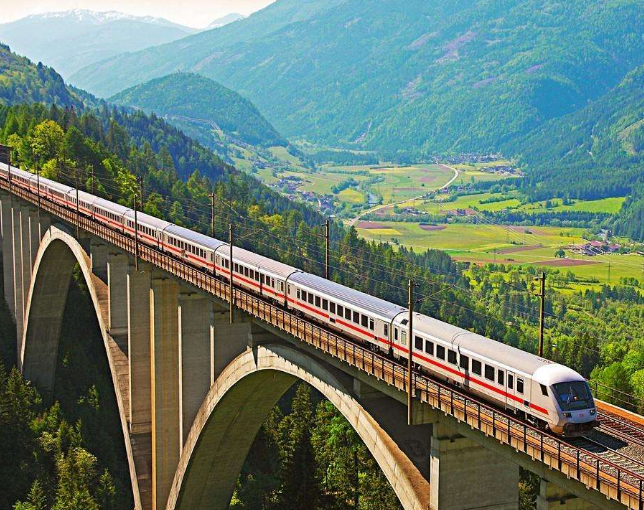 鐵路混改的空間巨大，改革力度空前，改革正當時