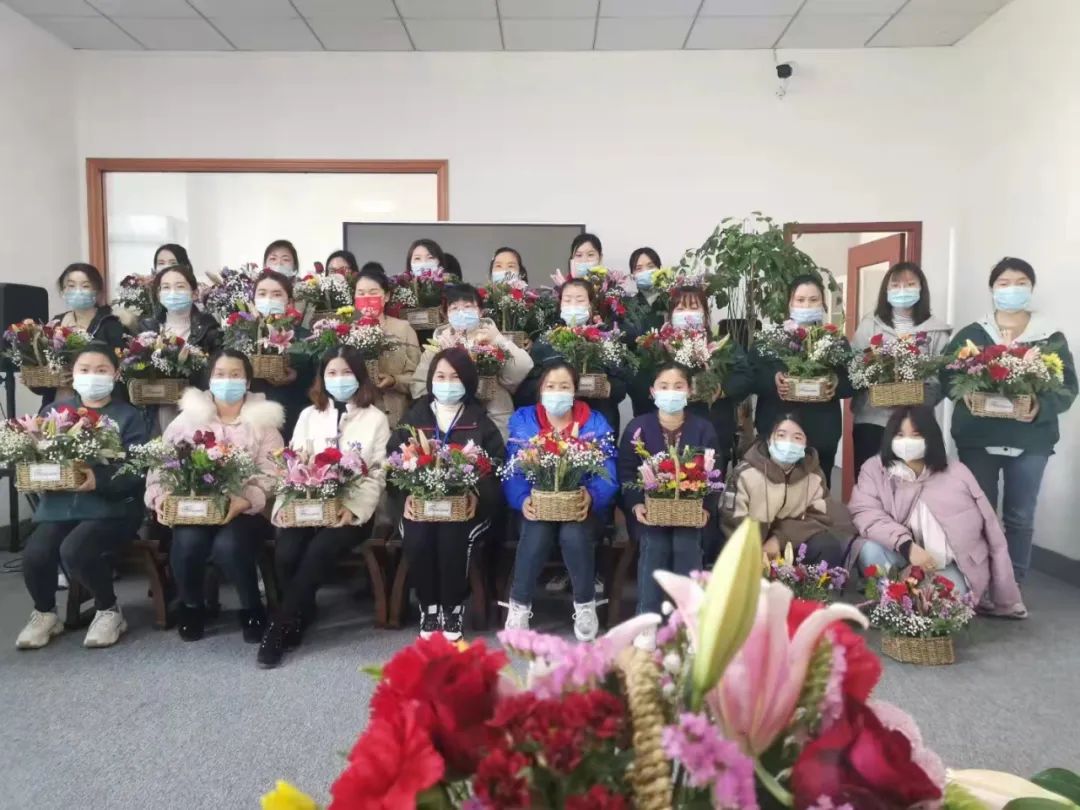 人間三月芳菲始，又是一年花開(kāi)時(shí)……